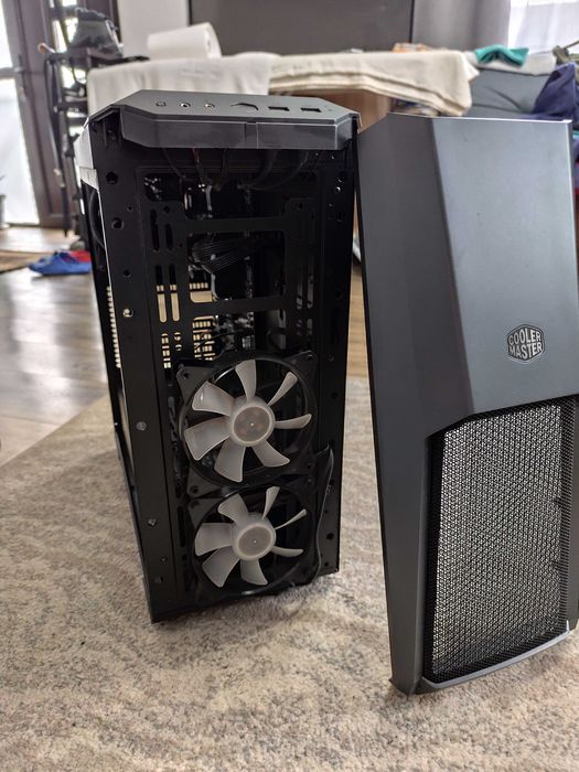 Vand PC dotat cu procesor AMD Ryzen 5 5600g