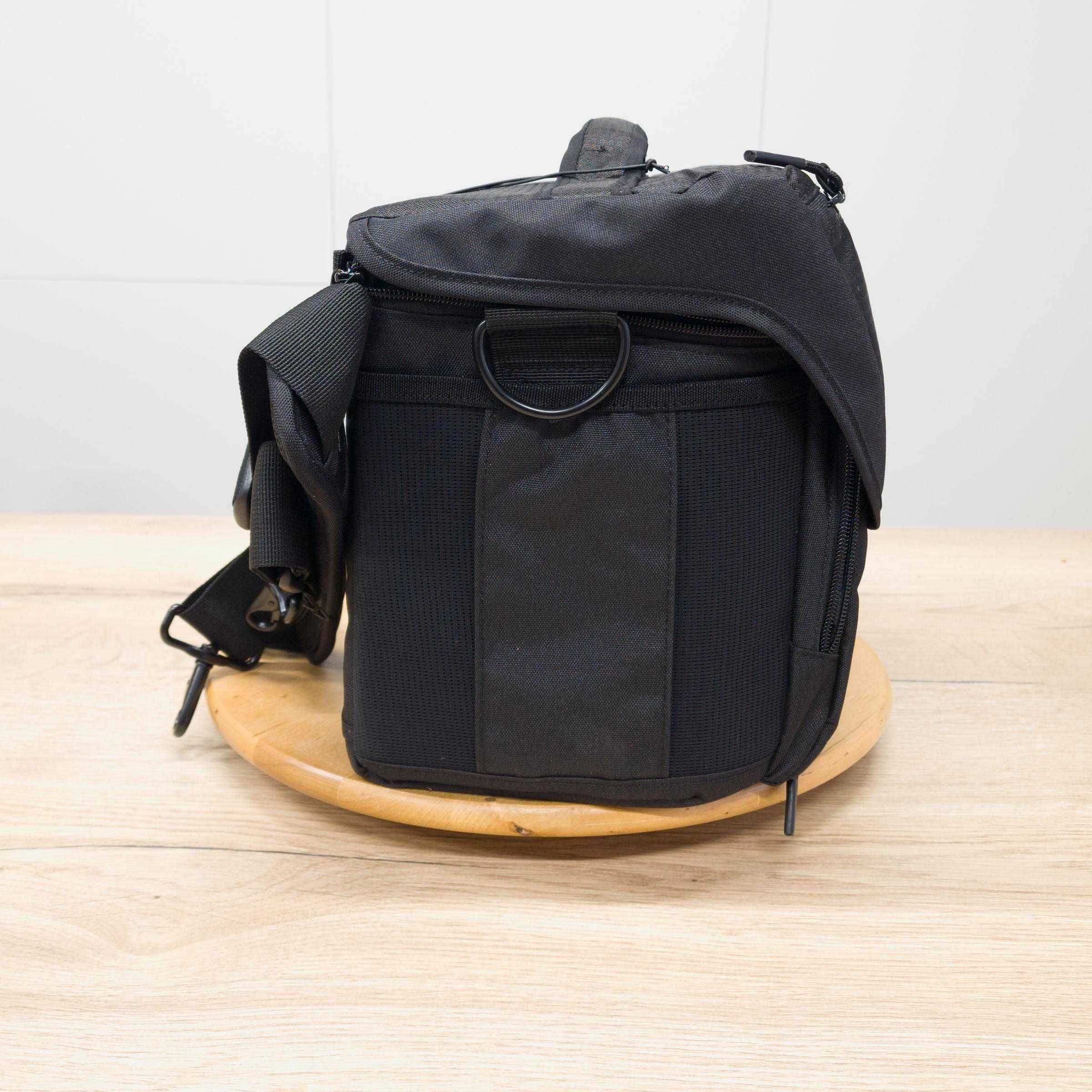 Geanta foto Lowepro Nova 200 AW II