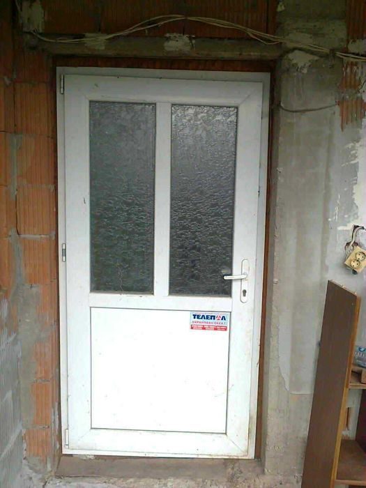Продавам две врати