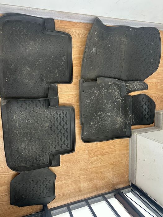 Продам автоковрики