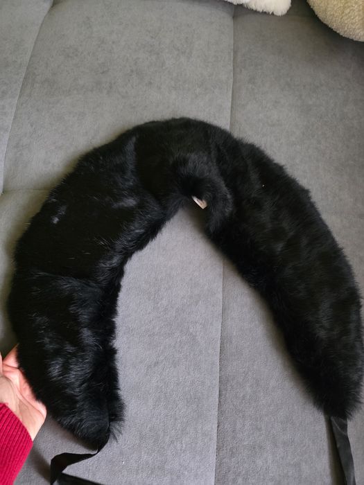 Guler blana naturala iepure  super usor de atașat la orice