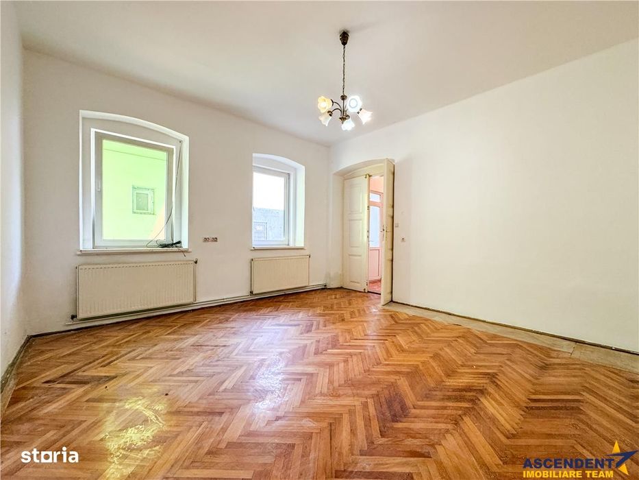 FILM!Apartament 2 camere decomandate, parter, in casa,curte comuna,Cen