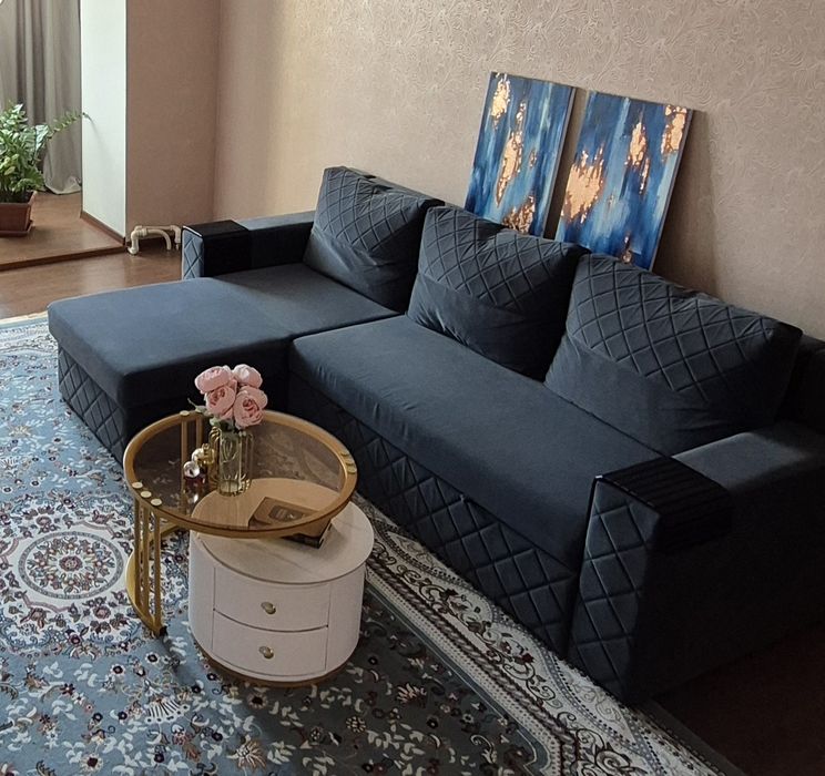 Диван угловой (угол можно менять) продаётся. Размер 200×140×100