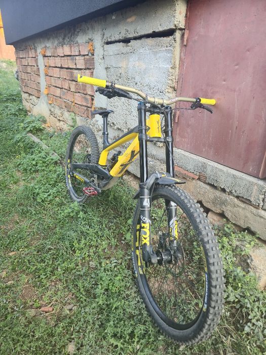 Продавам YT Tues 2019