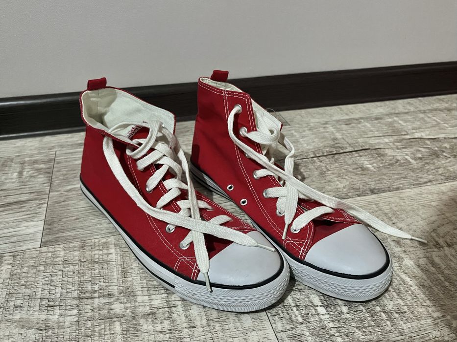 кеды красные новые