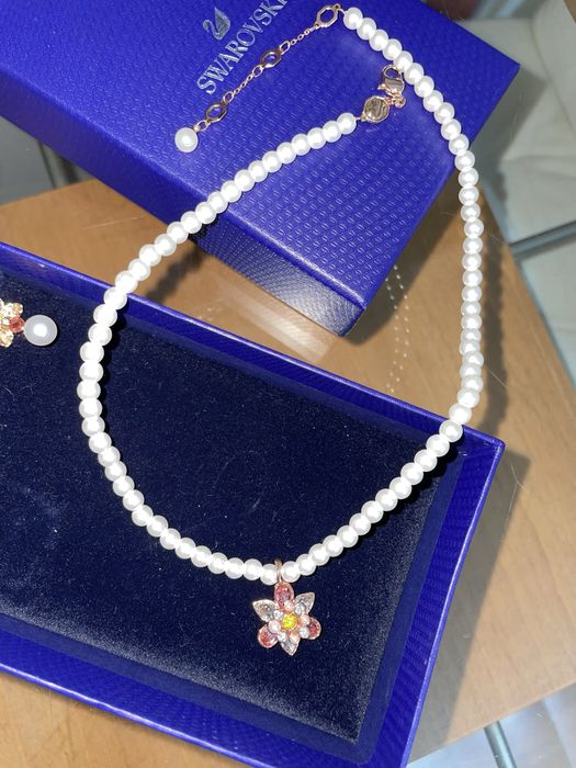 Колие и обеци Swarovski