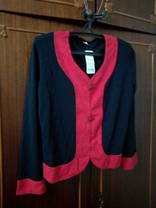 Блузка женская новая, черная с красным, р.46-48