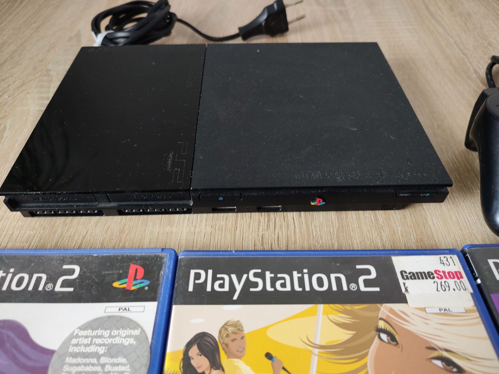 Consola Sony PS2 slim  cu jocuri si accesorii
