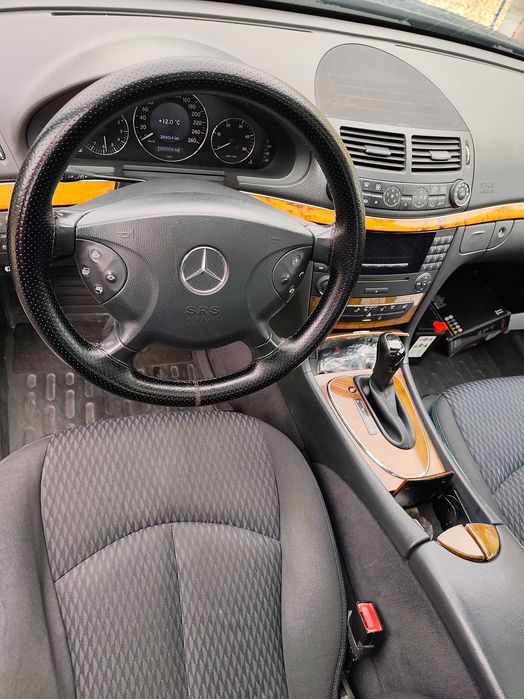 Mercedes E W 211