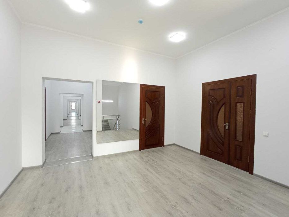 Продам Отдельно стоящее здание 1640м2 . Есть рассрочка