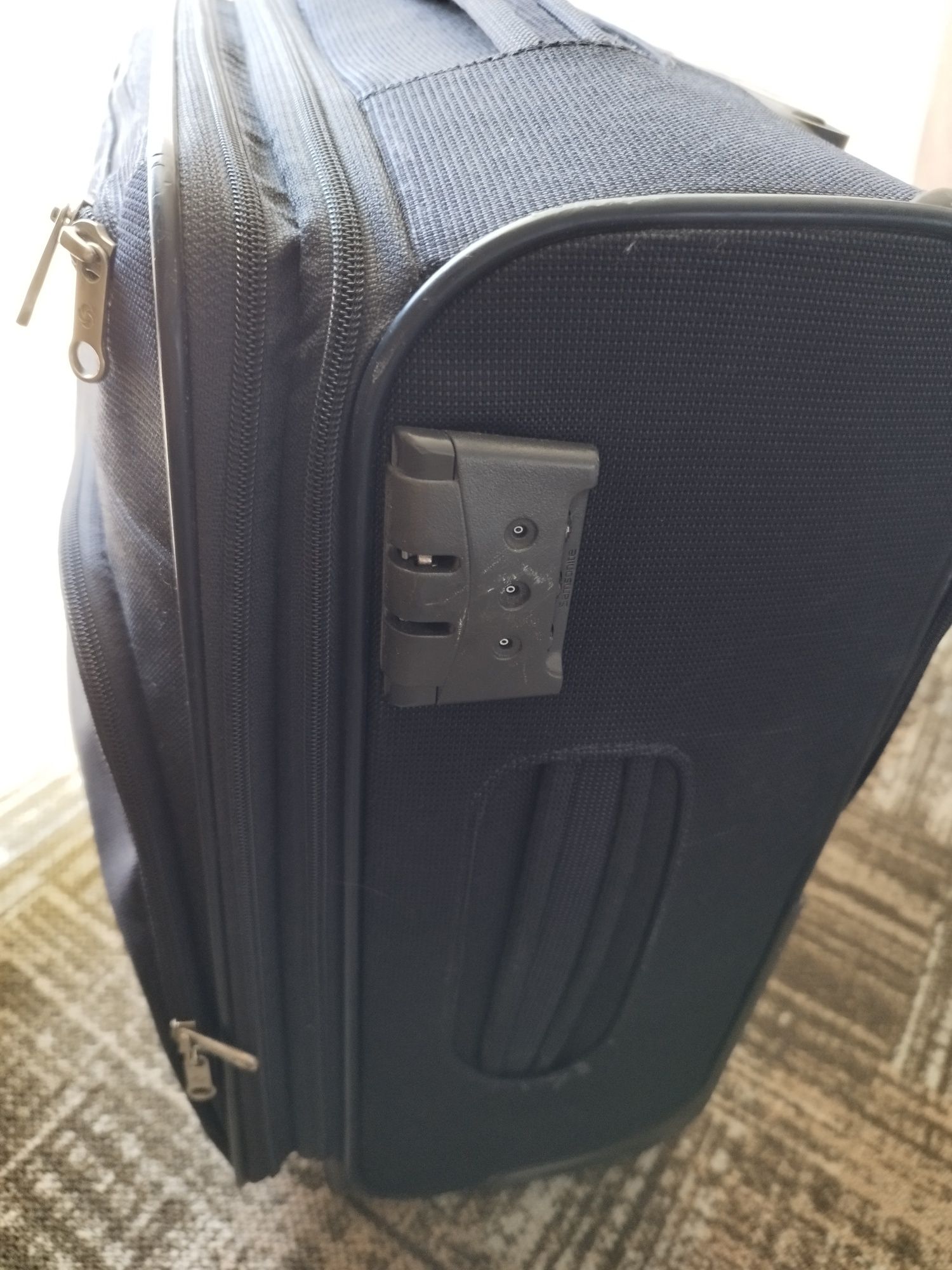 Samsonite син куфар 55 см.