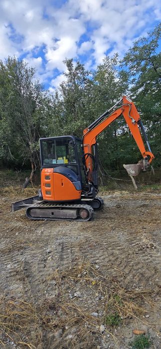 Vând miniexcavator Hitachi u33 an 2017