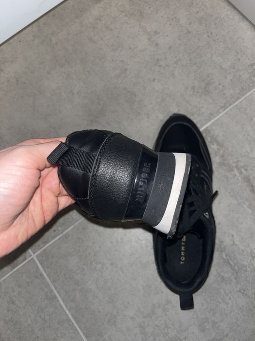 Дамски Маратонки черни Tommy Hilfiger