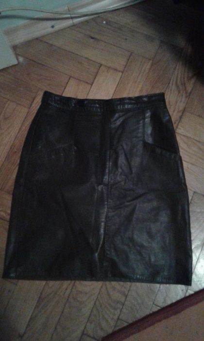 Fusta scurta din piele