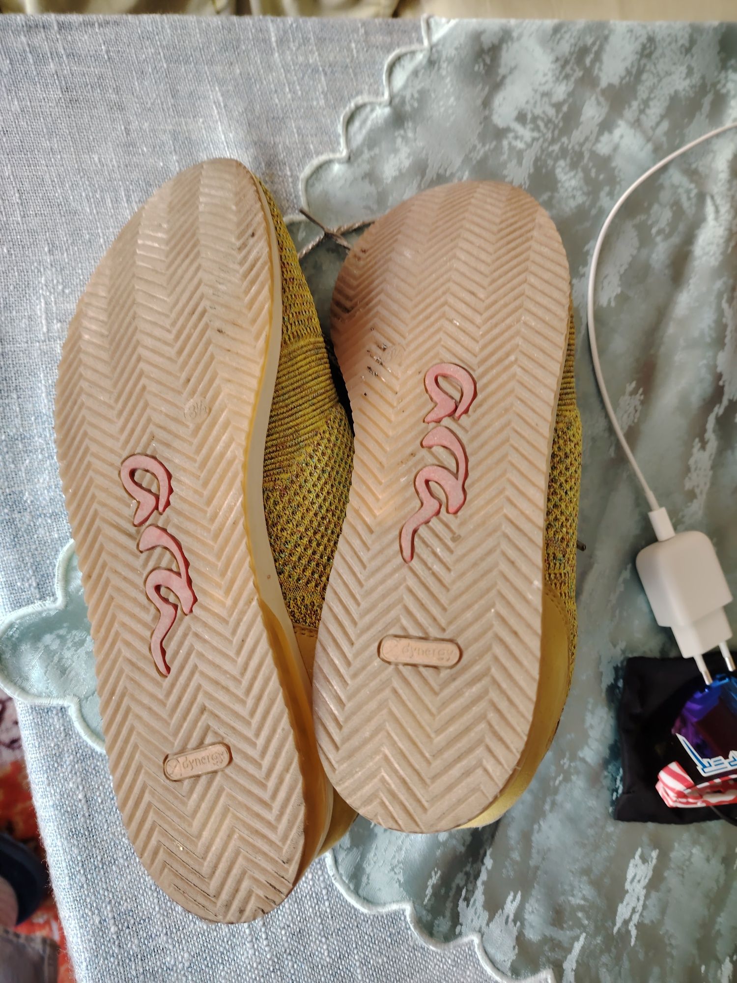 Дамски маратонки марка Asics