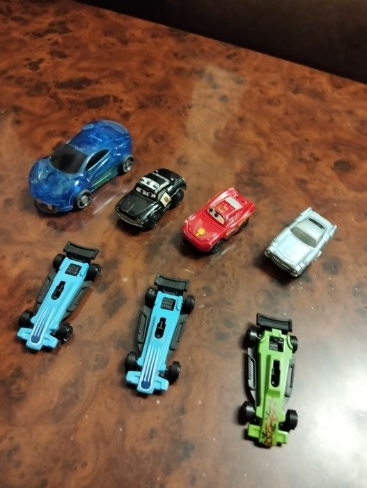 Продам машинки все за 500 т.