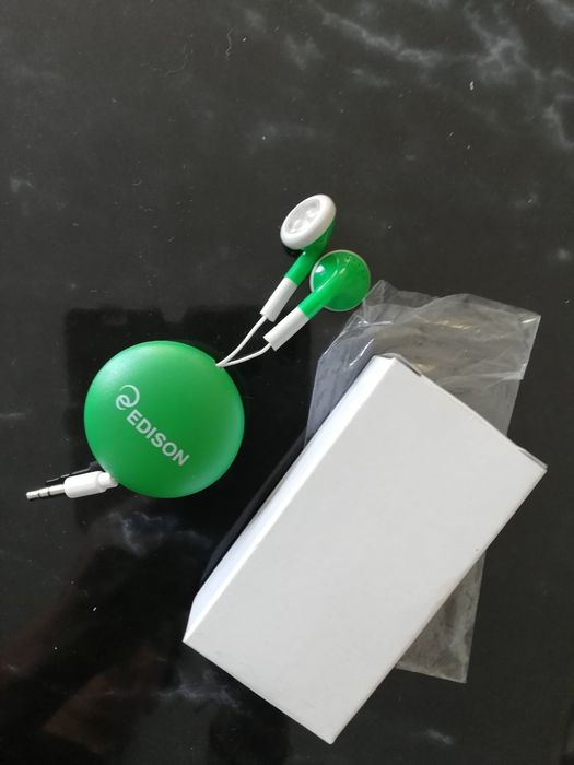 Продавам слушалки