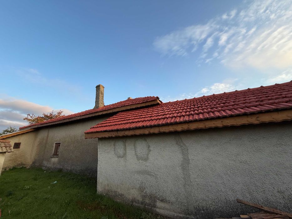 Ремонтирана къща 203кв.м с гараж и 4 спални на 37км от морският бряг