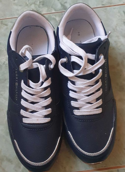 Adidași Tommy Hilfiger