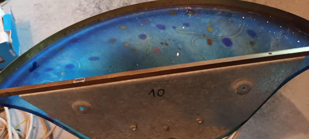 Aplice de perete cu sticla murala . Noi nouțe.