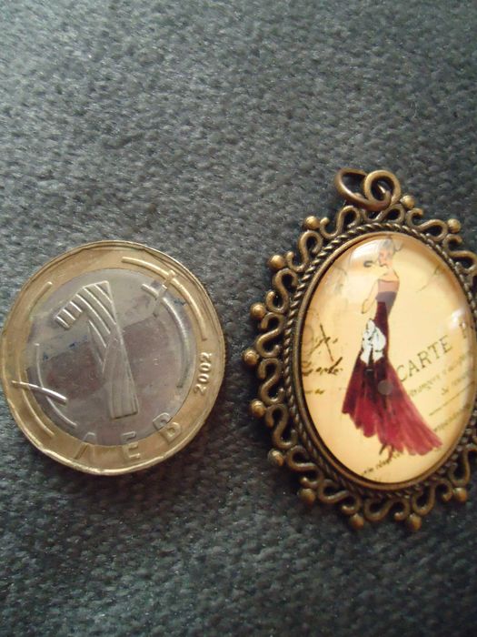 сребърна висулка , гривна