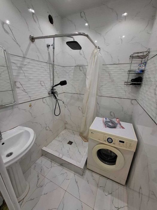 chilonzor 8 kvartaldan 2 xonali uy sotiladi