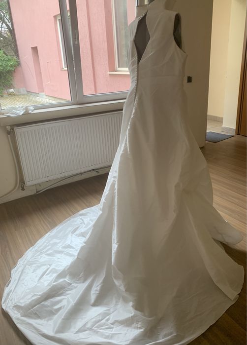 Rochie mireasa cu trena