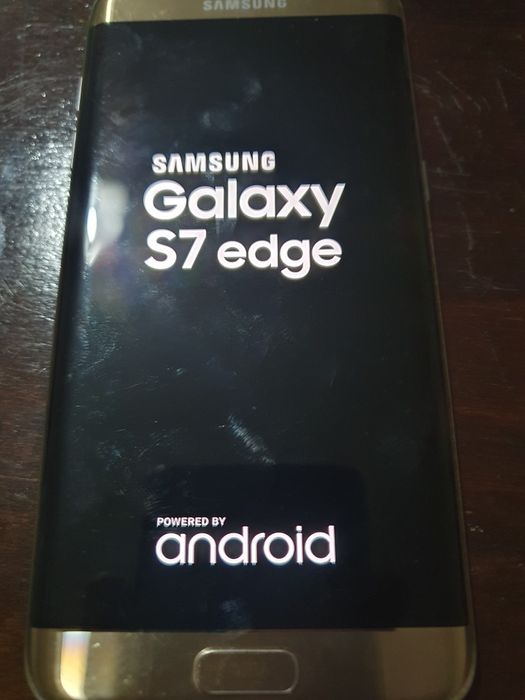 Телефон Samsung Galaxy S7 edge