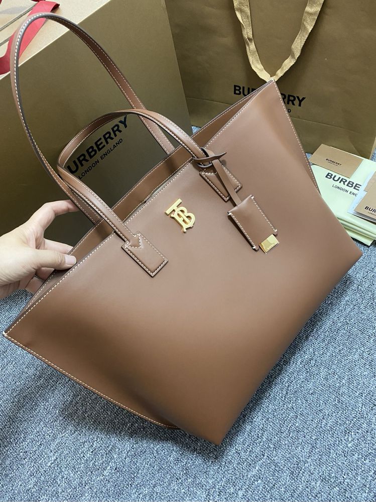 Geanta Burberry