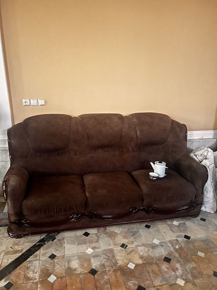 Продается диван срочн сотилади