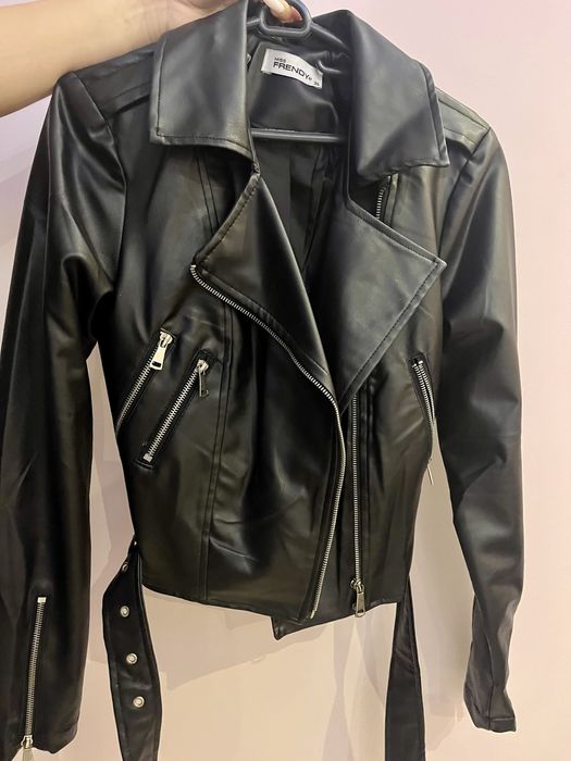 Дамско кожено яке