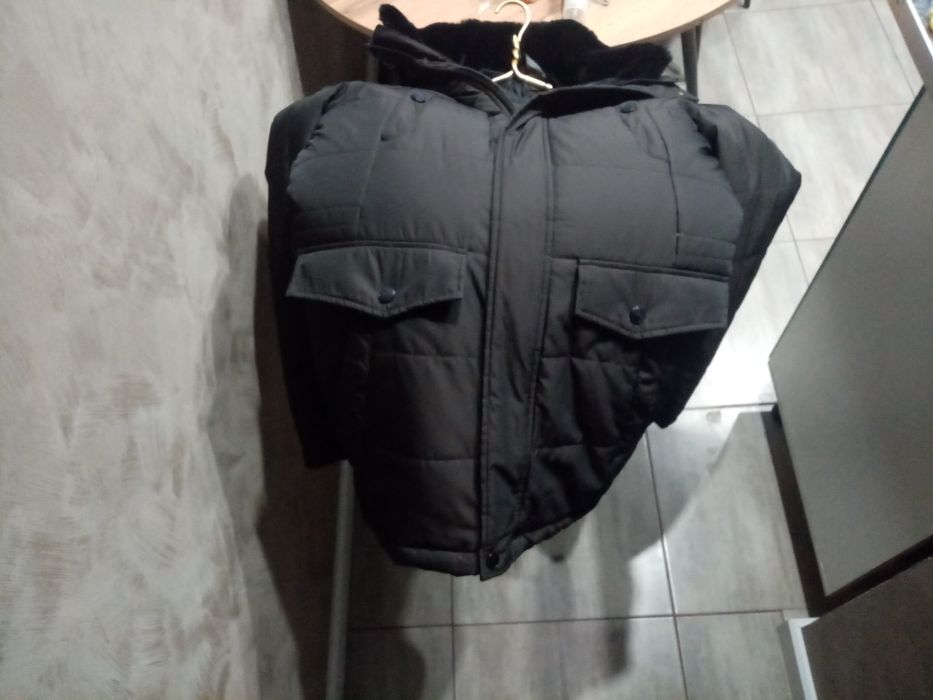 Продам куртку зимнию новую 20000