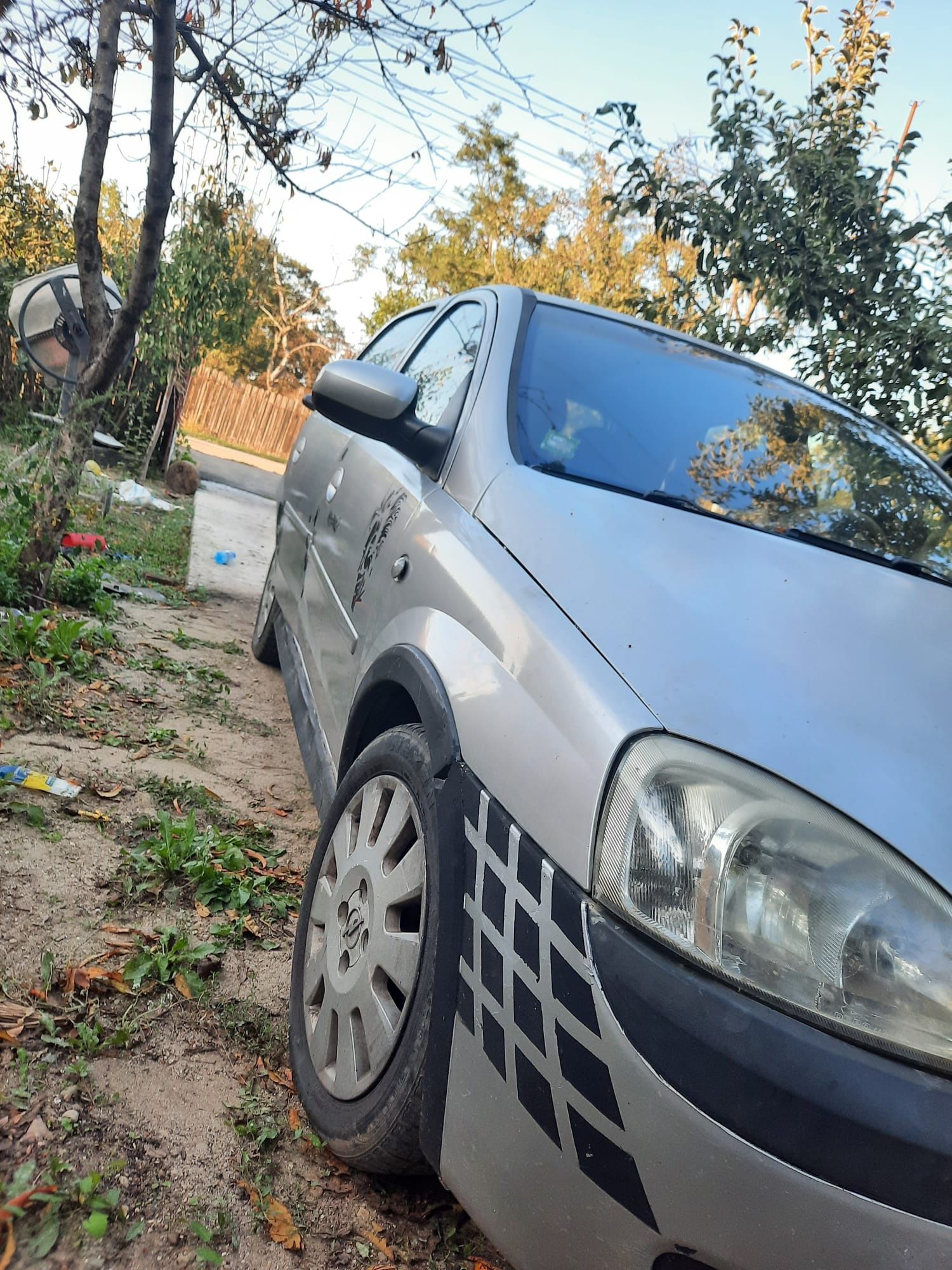 Vând Opel  CORSA C 1.2 benzină
