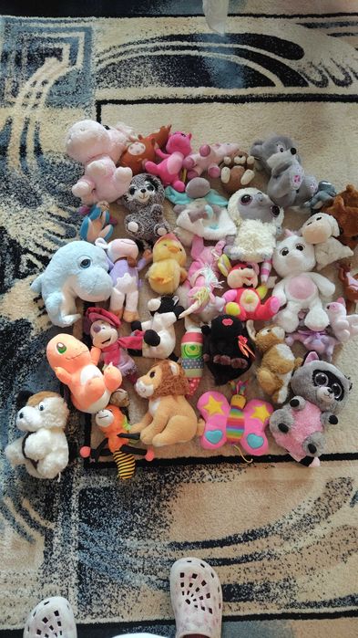 ПОДАРЯВАМ Плюшени играчки