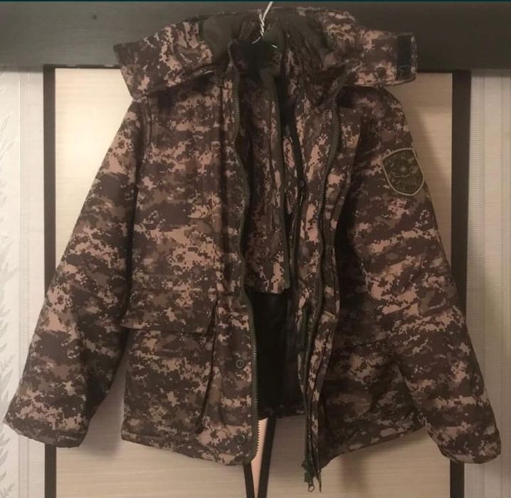 Военная форма: бушлат, ватные штаны, китель