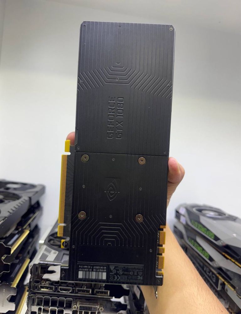 Evga GTX 1080 8Gb Sastyanasi yaxshi 4ta bir