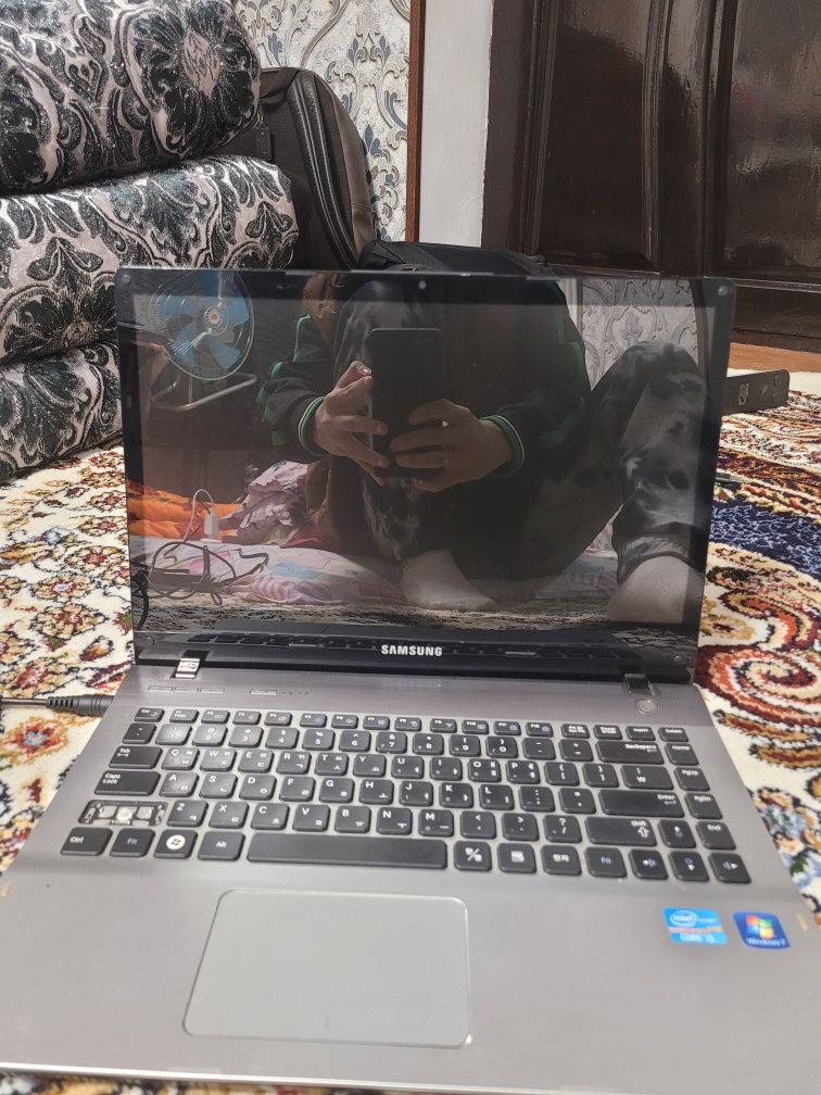 Samsung kompyuter sotiladi i5
