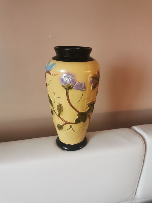 Рисувана керамична ваза