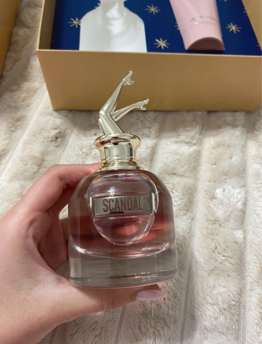 Set parfum Scandal (50 ml) + cremă de corp(75 ml)