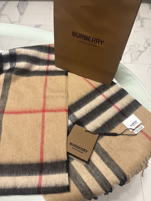 Burberry cashmere esarfa