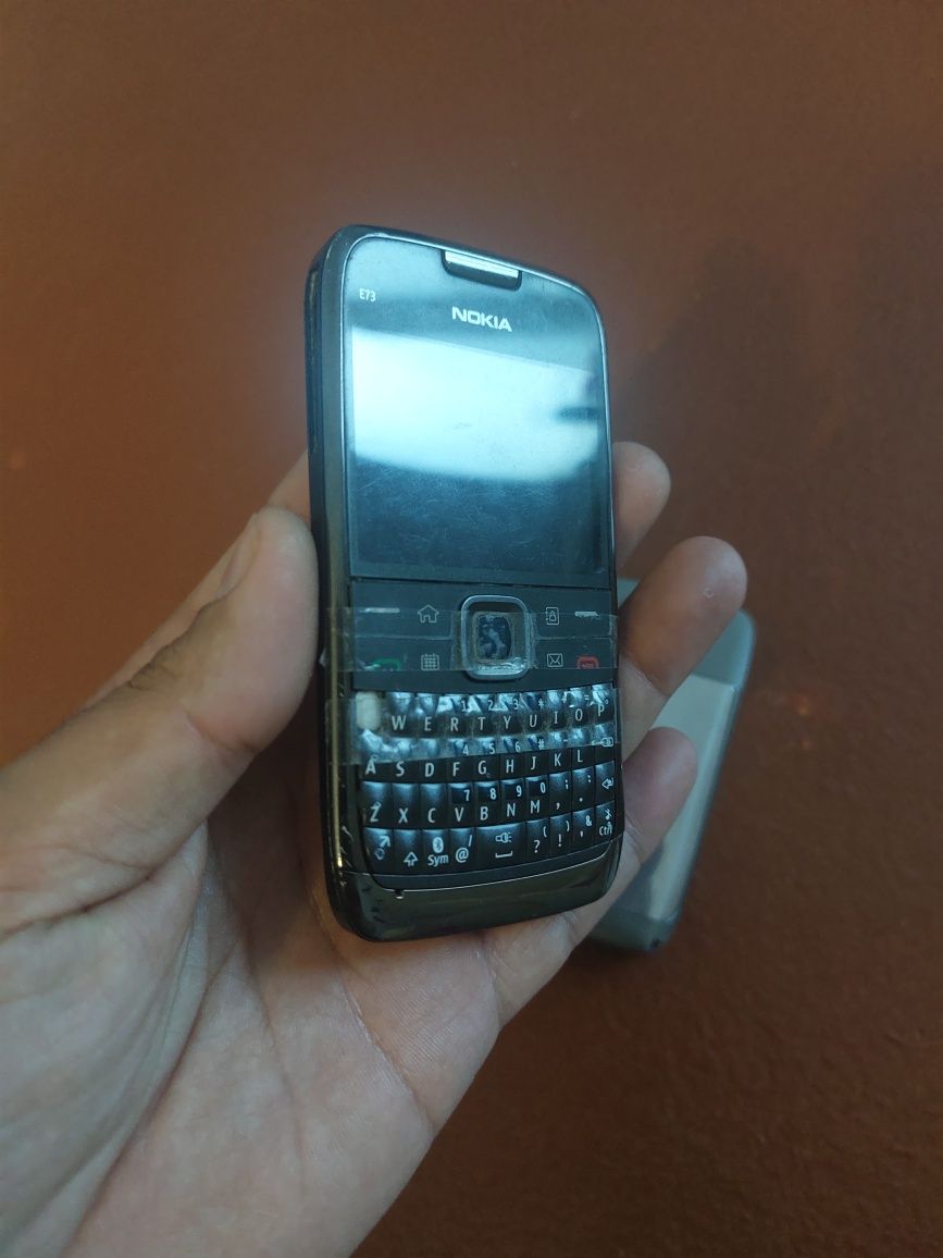 Nokia e73 e72 sotiladi