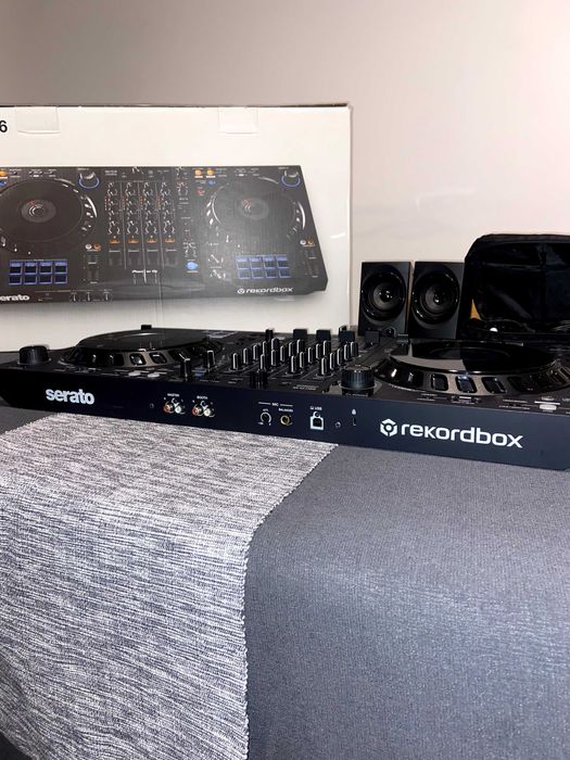 Pioneer DDJ-FLX6 + Case + Support laptop și accesorii incluse