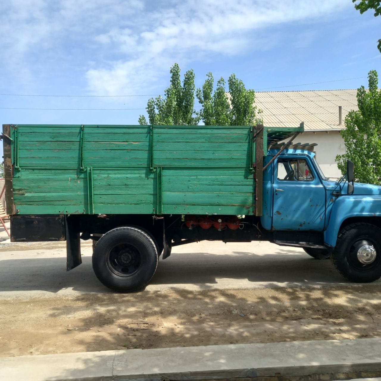 Газ 53 сотилади.