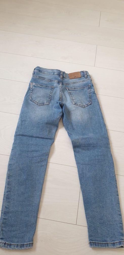 Blugi   Zara-Pepe jeans noi  8 ani