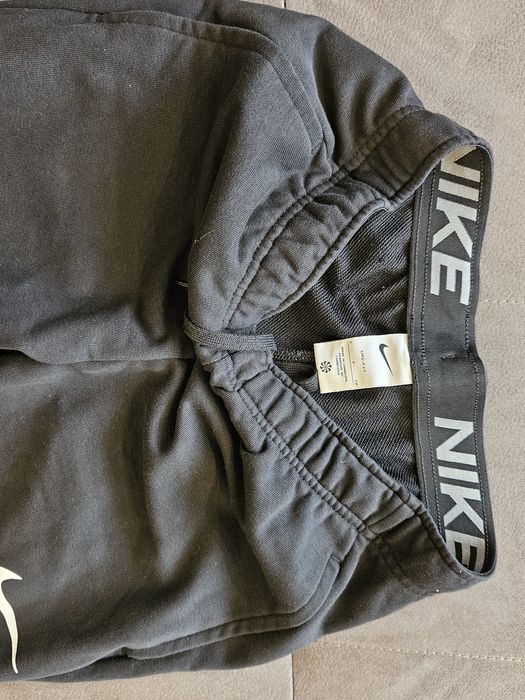 Черен панталон Nike DRI FIT S