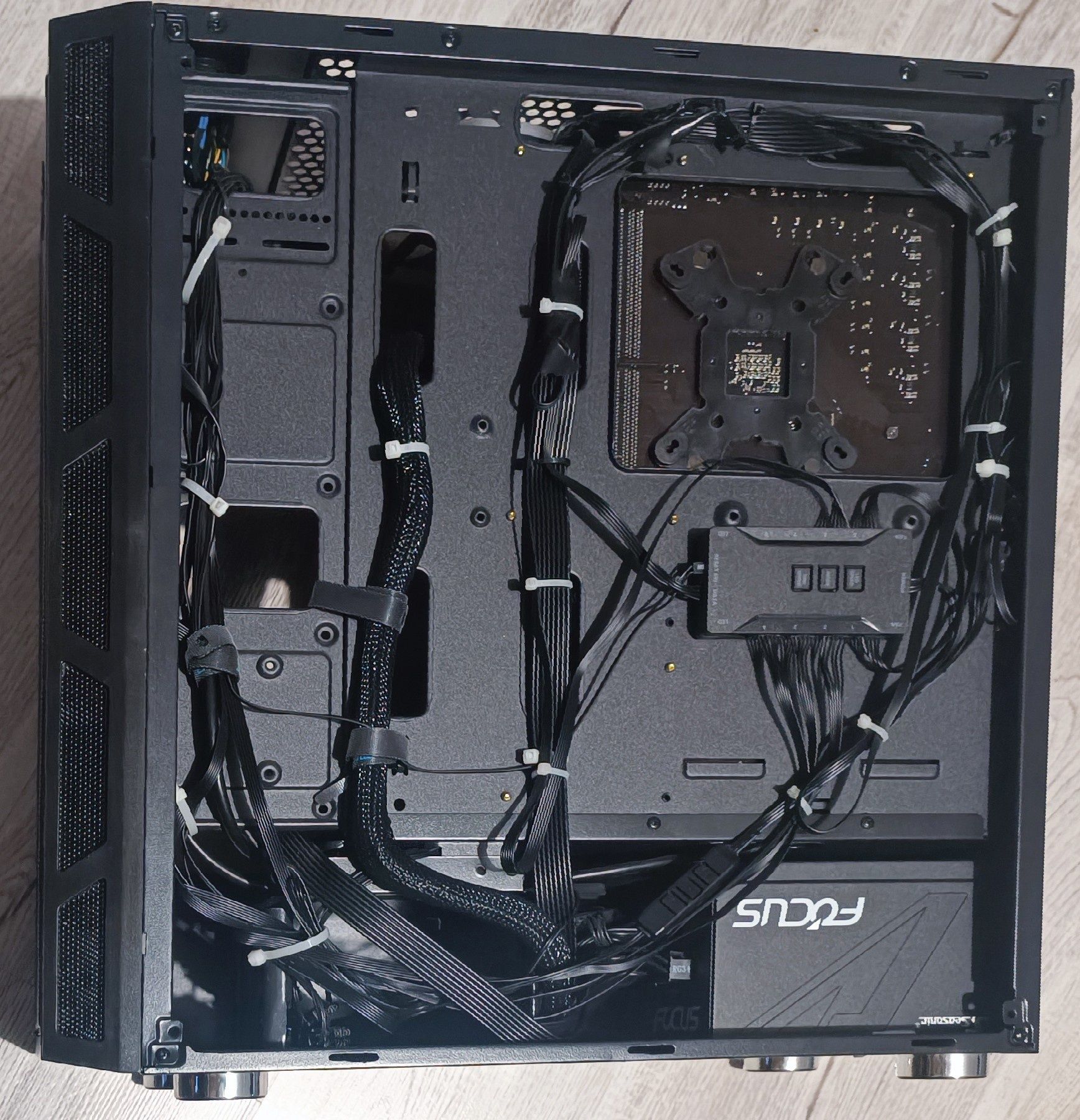 PC gaming Ryzen™ 5 5600G/ RX 6600 XT 8GB/ 32 Gb RAM/ SSD M2-nvme 1TB