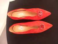 Pantofi rosii superbi/ sunt noi
