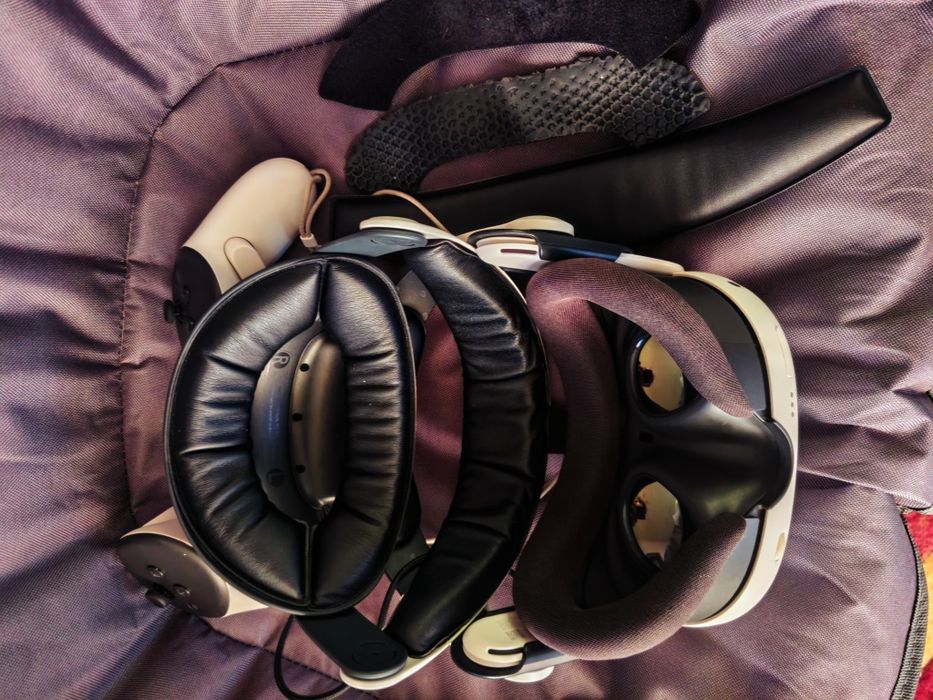 Full Box Quest 3 512gb + BoBo Headstrap + baterie și accesorii