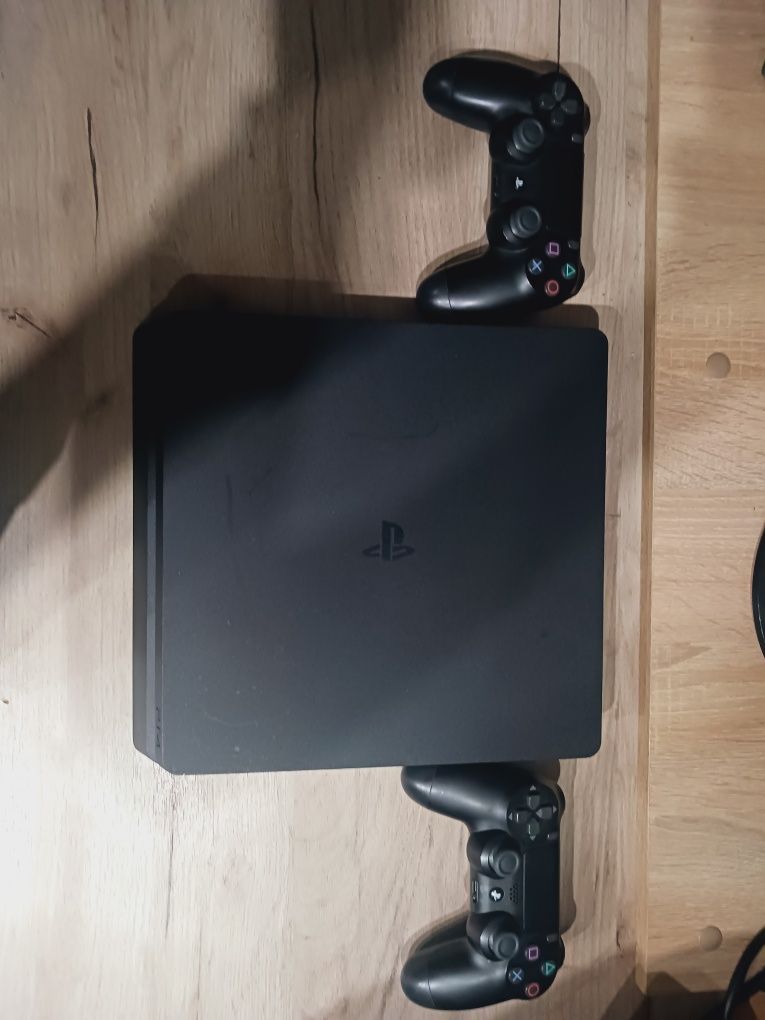 Vand PS4 Slim 500GB