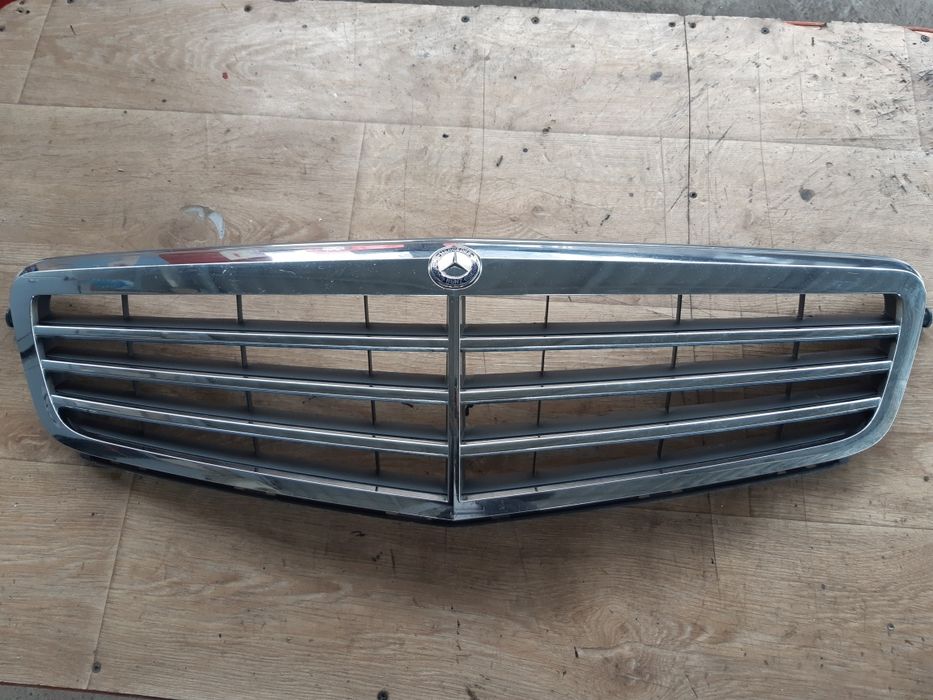 Маска решетка за мерцедес  ц класа w 204